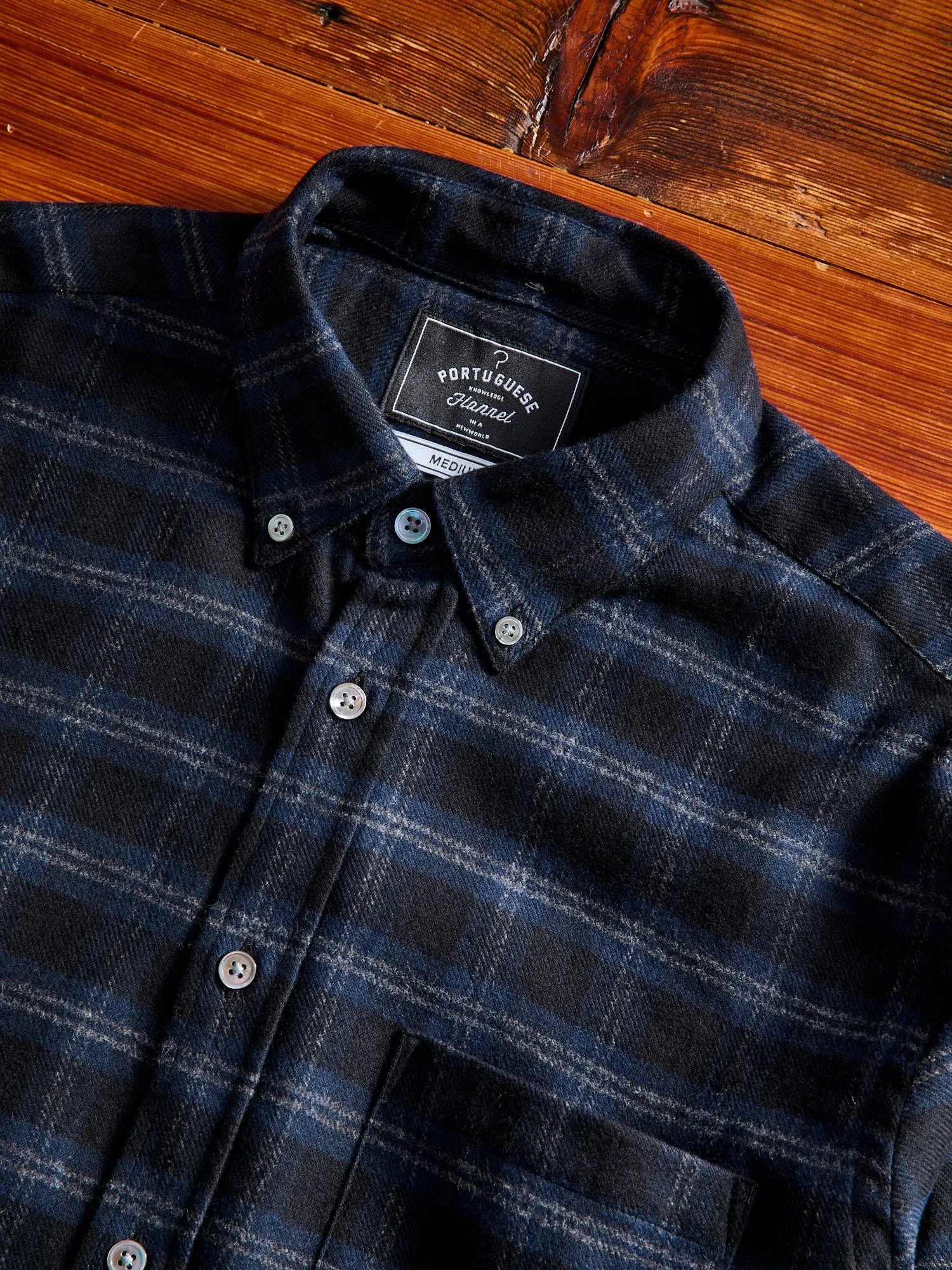 Cachal Button-Up Shirt in Dark Navy