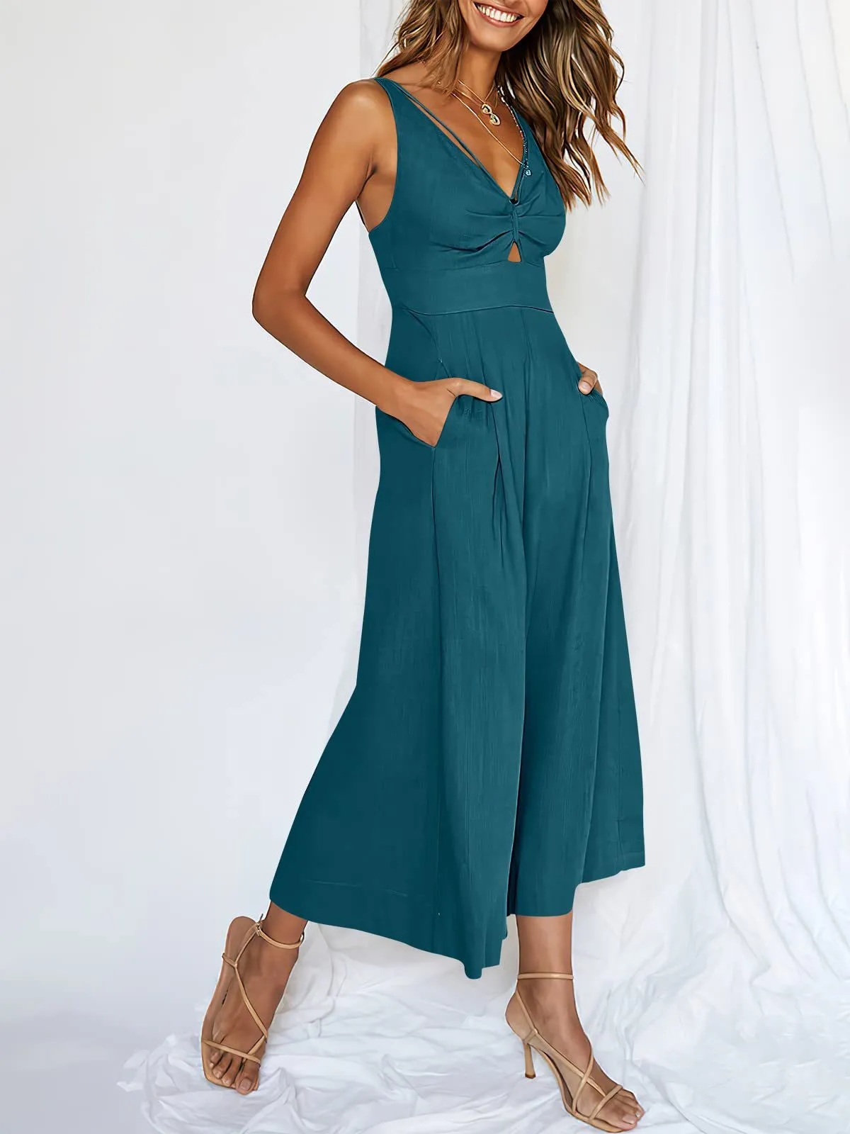 💟Create your unique charm with our V-neck high waist jumpsuit, and be the center of attention at any party!💟