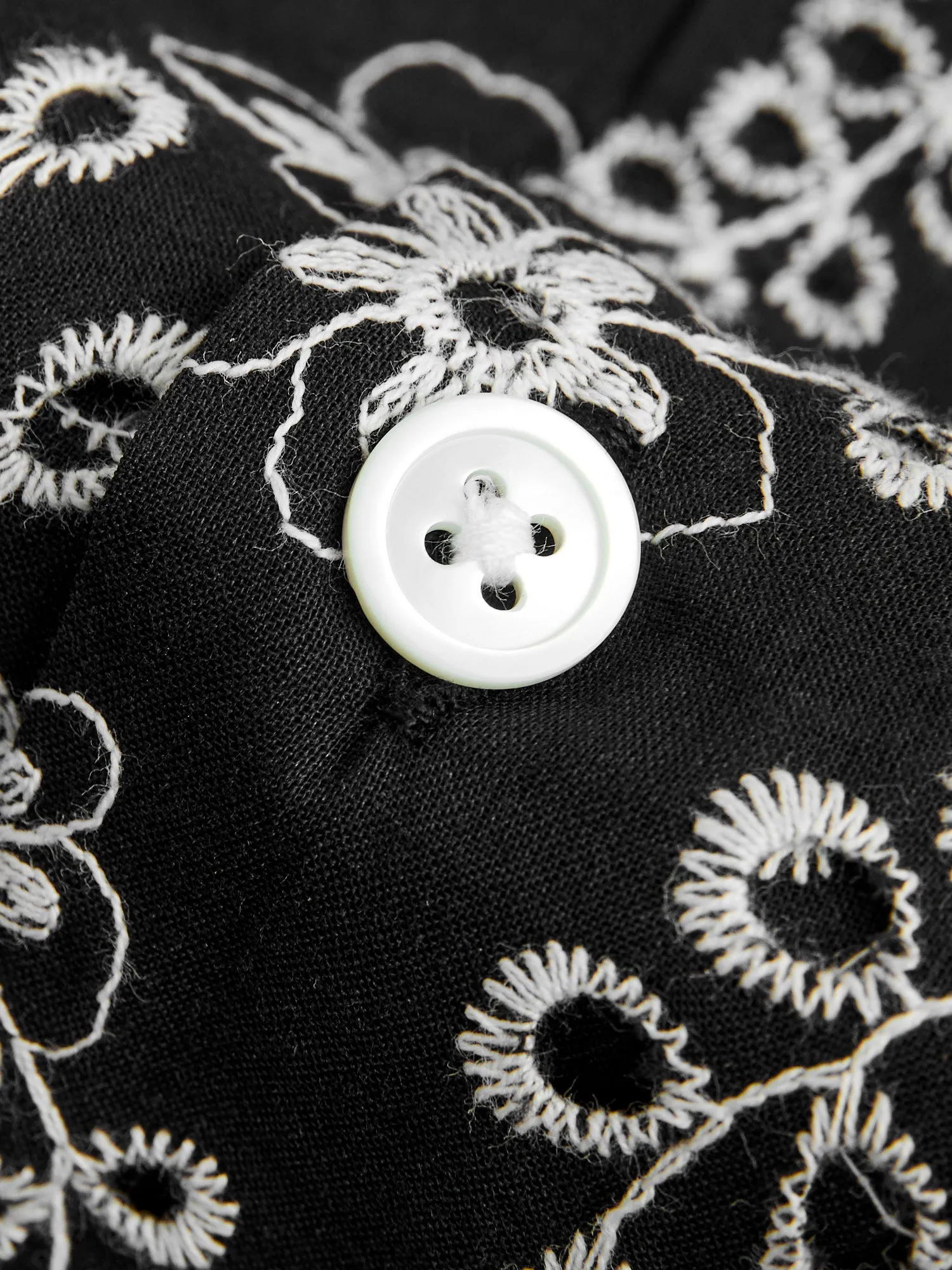 Folclore Button-Up Shirt in Black