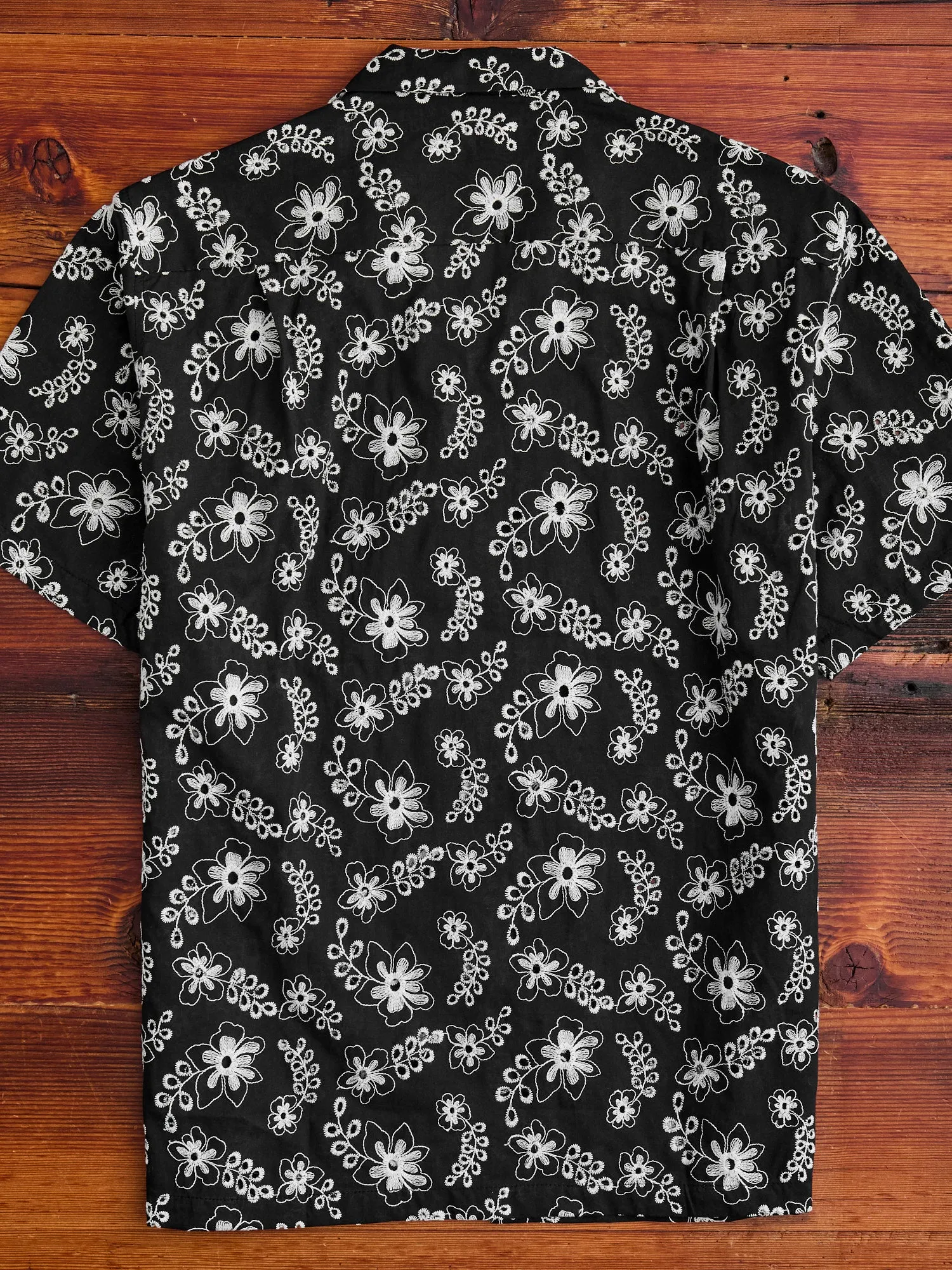 Folclore Button-Up Shirt in Black