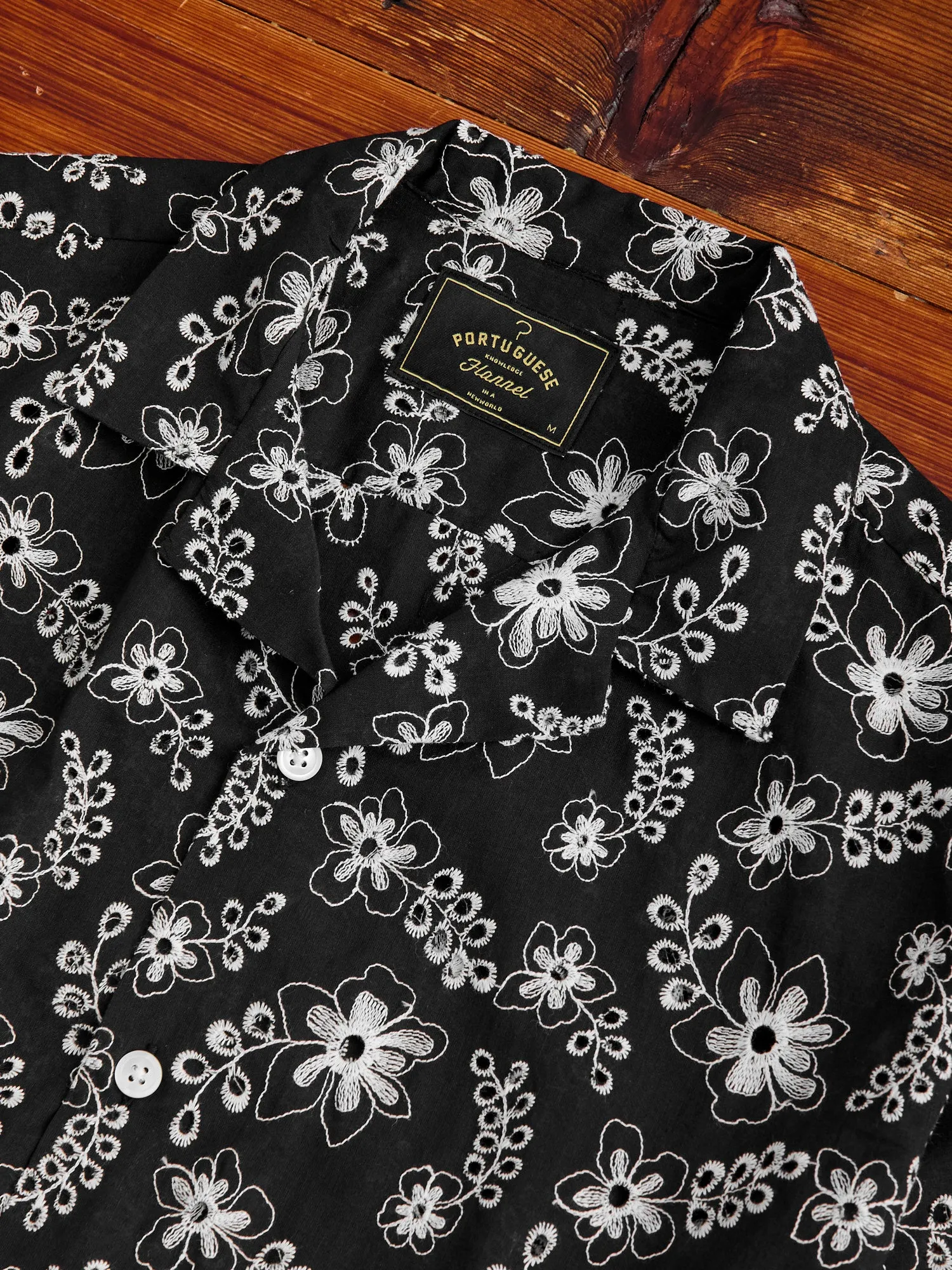 Folclore Button-Up Shirt in Black
