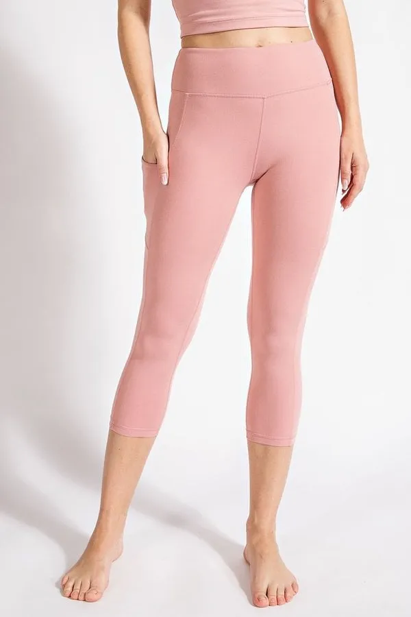 HIGH WAIST CAPRI YOGA LEGGINGS W SIDE POCKETS