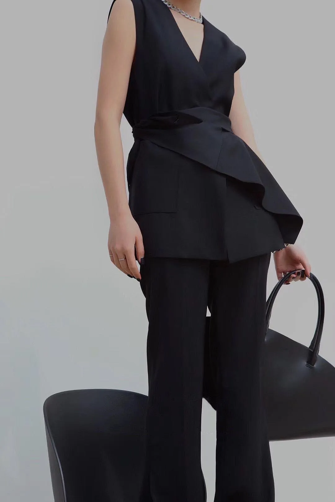 Inconstant Vest