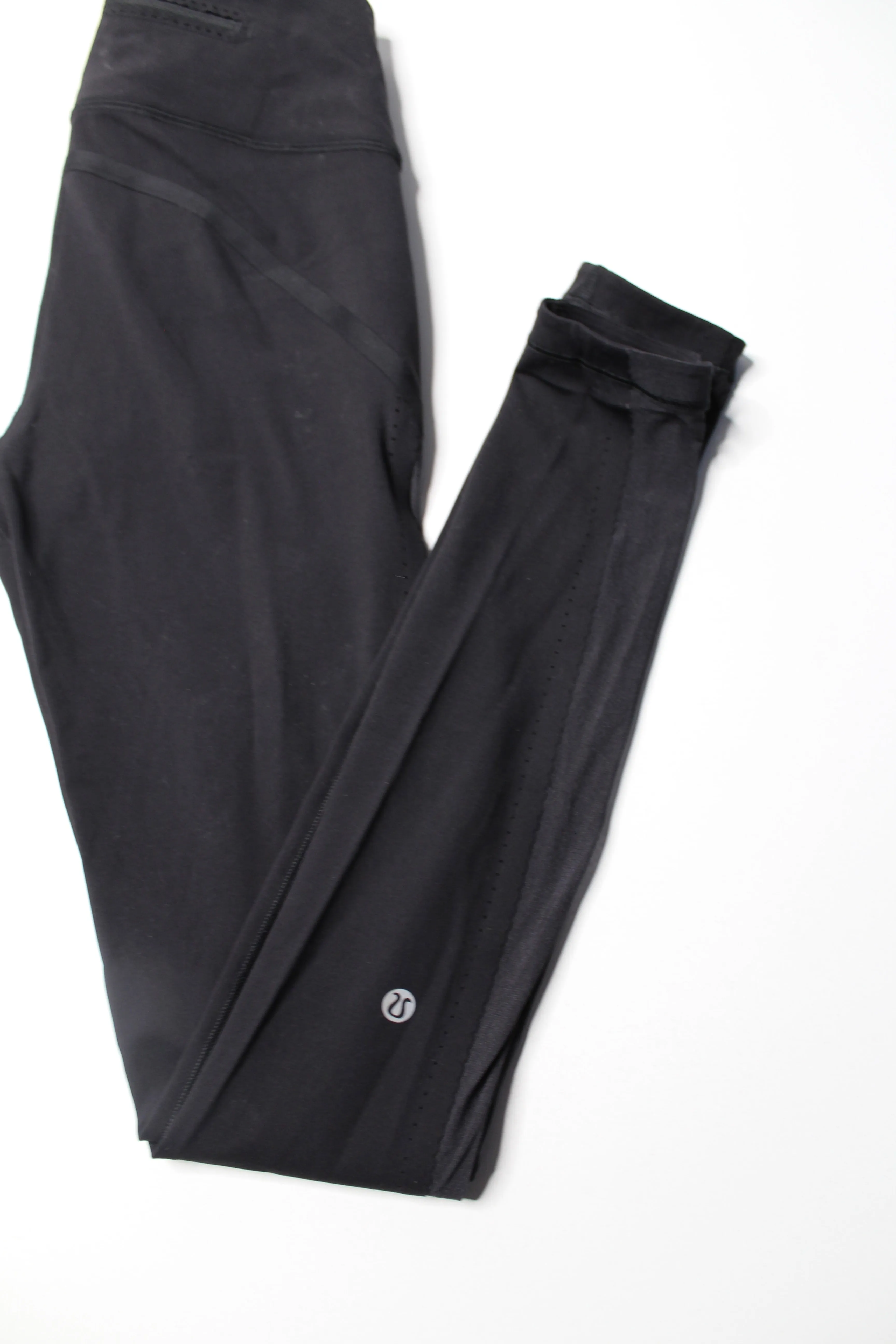 Lululemon black ‘smooth stride’ tights, size 2 (28”) (Full-On Luxtreme)
