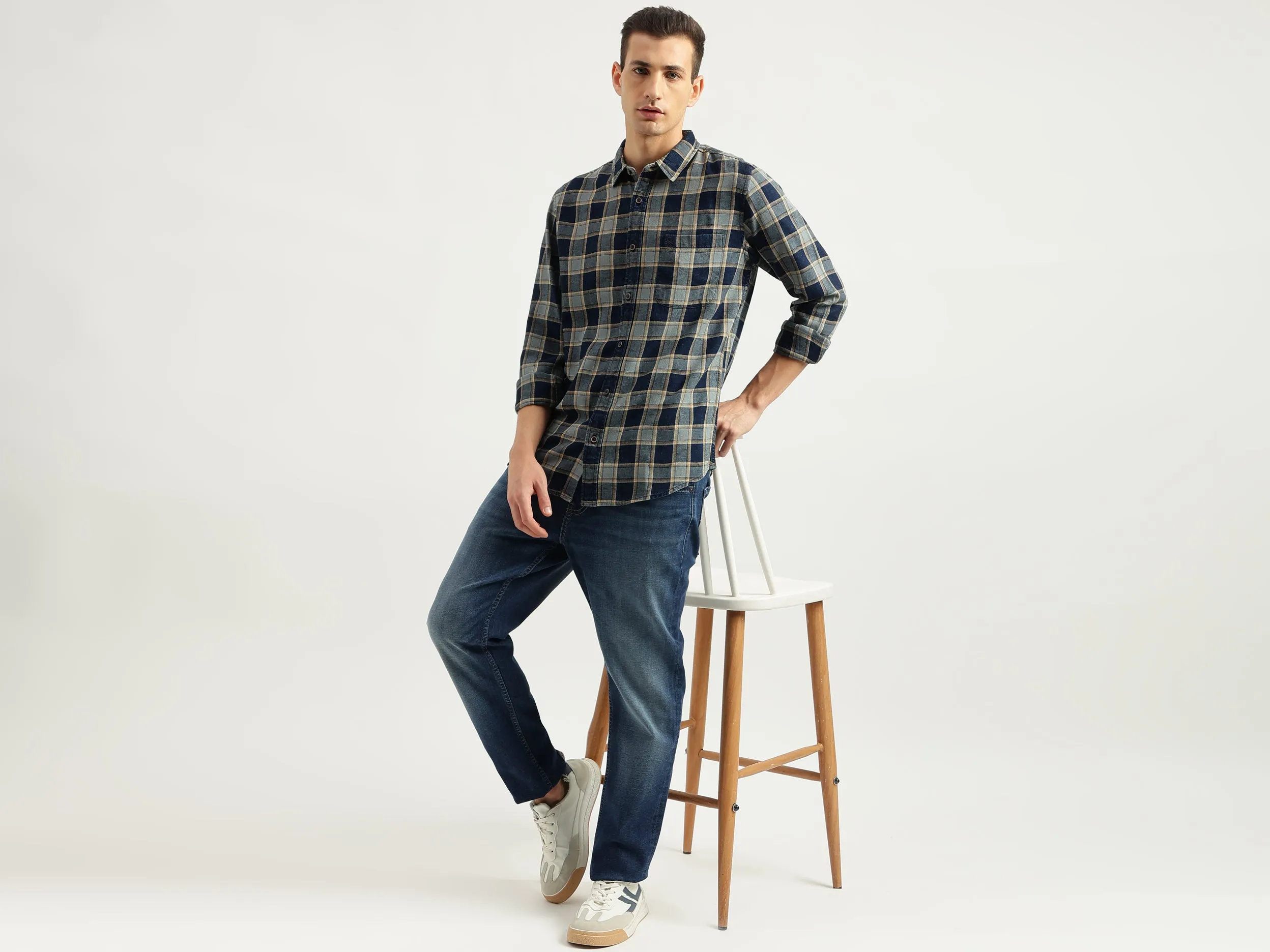 Men's Regular Fit Spread Collar Checked Shirts
