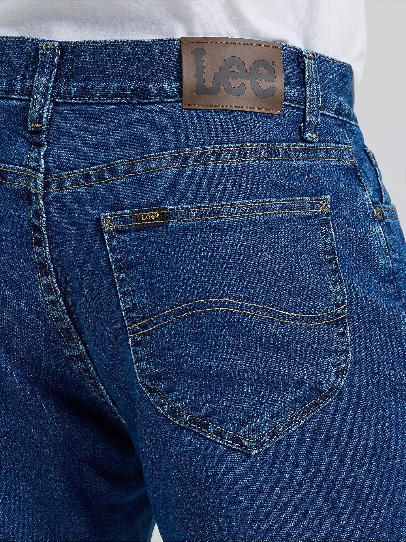 Men's Relaxed Fit Flannel and Fleece Lined Straight Leg Jean - 112357648