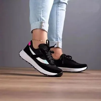 Mesh sneakers met contrasterende ronde neus