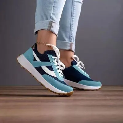Mesh sneakers met contrasterende ronde neus