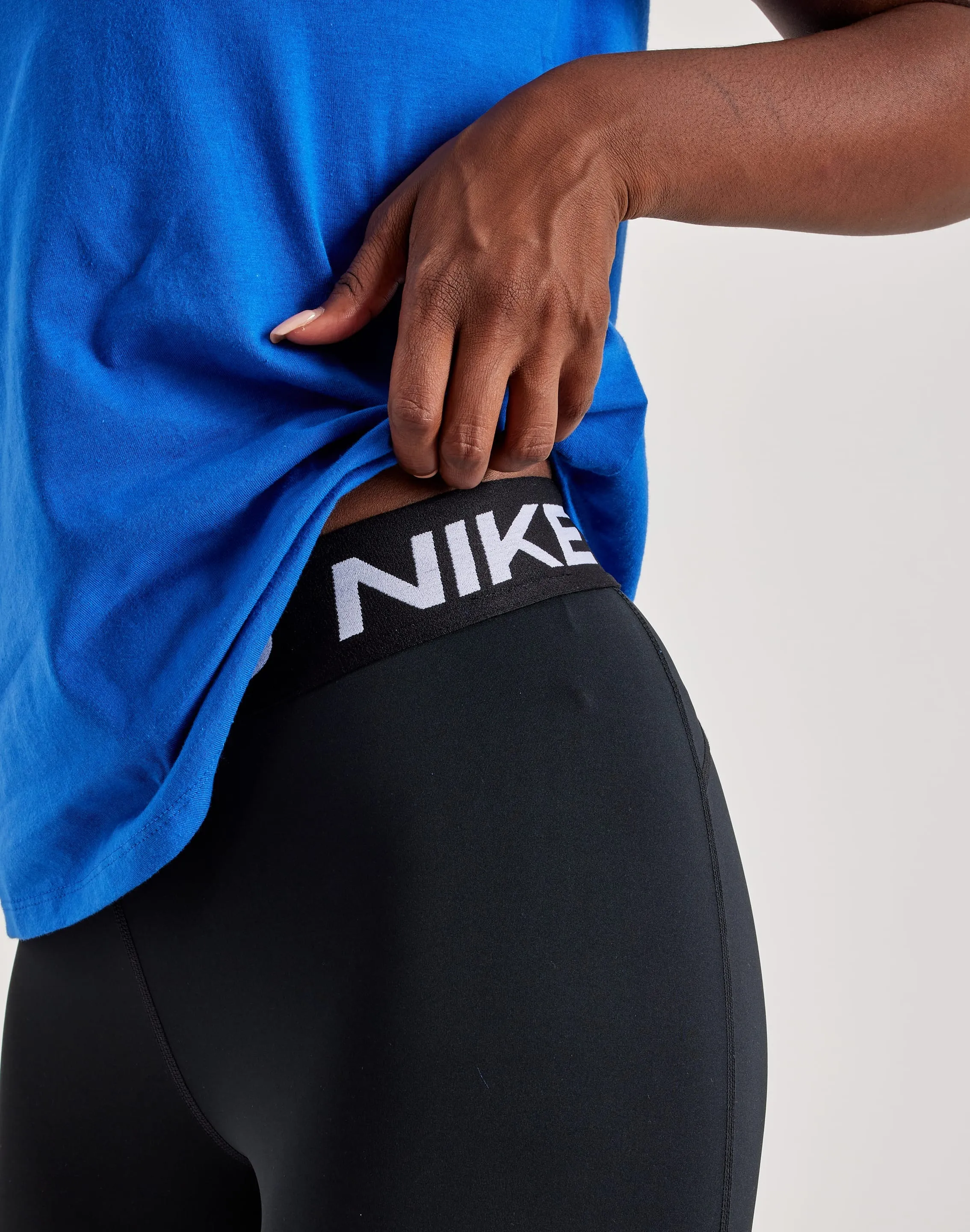 Nike Pro Mid-Rise Mesh-Paneled Leggings