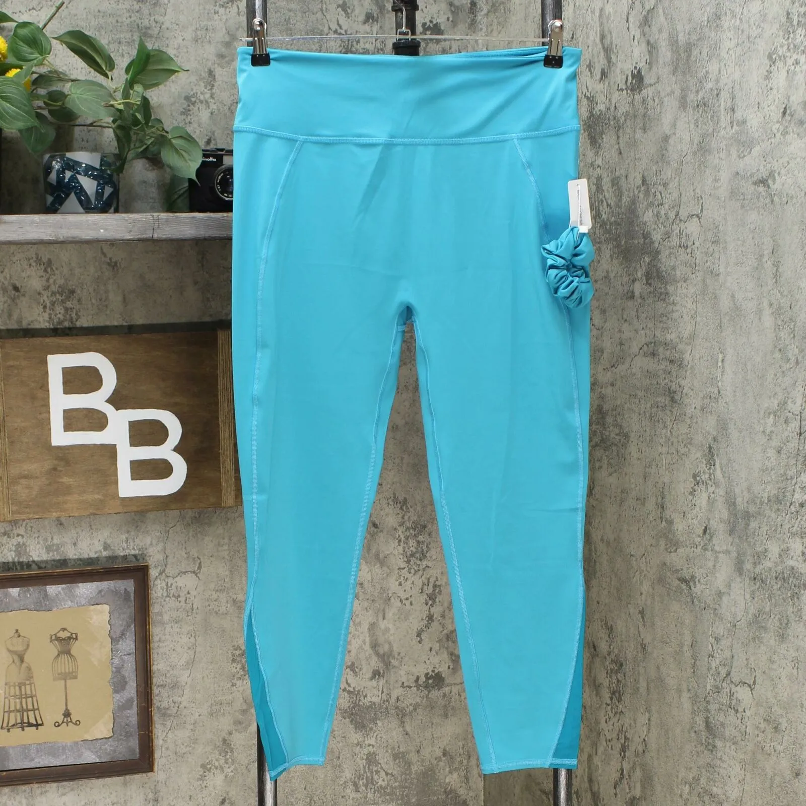 NWT WVVY Women's Power Seamed 7/8 Legging With Scrunchie. 698670 Small Large
