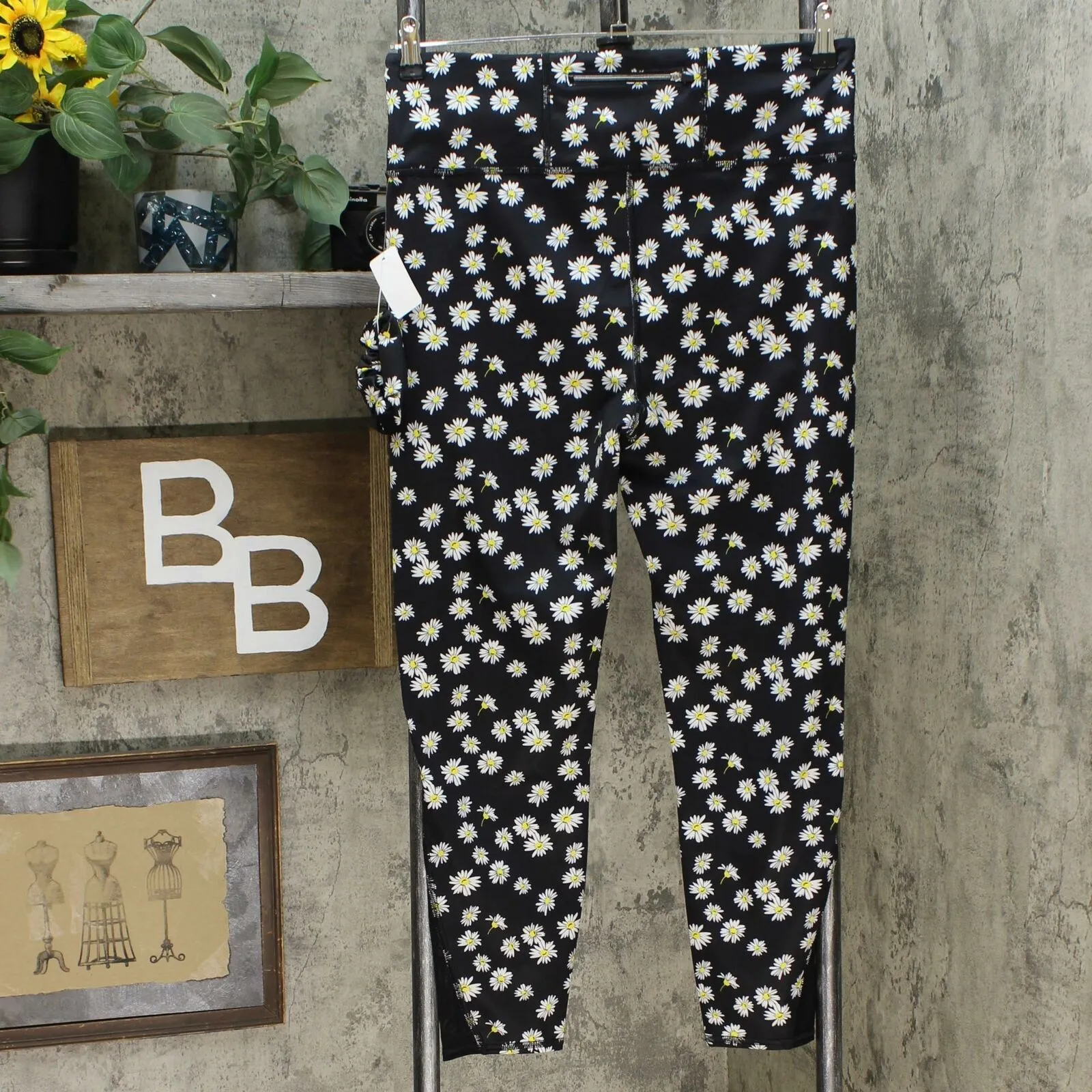 NWT WVVY Women's Power Seamed 7/8 Legging With Scrunchie. 698670 Small Large