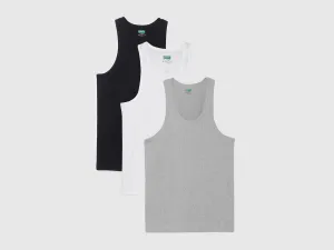 Pack of 3 Regular Fit Round Neck Solid Colour Vest