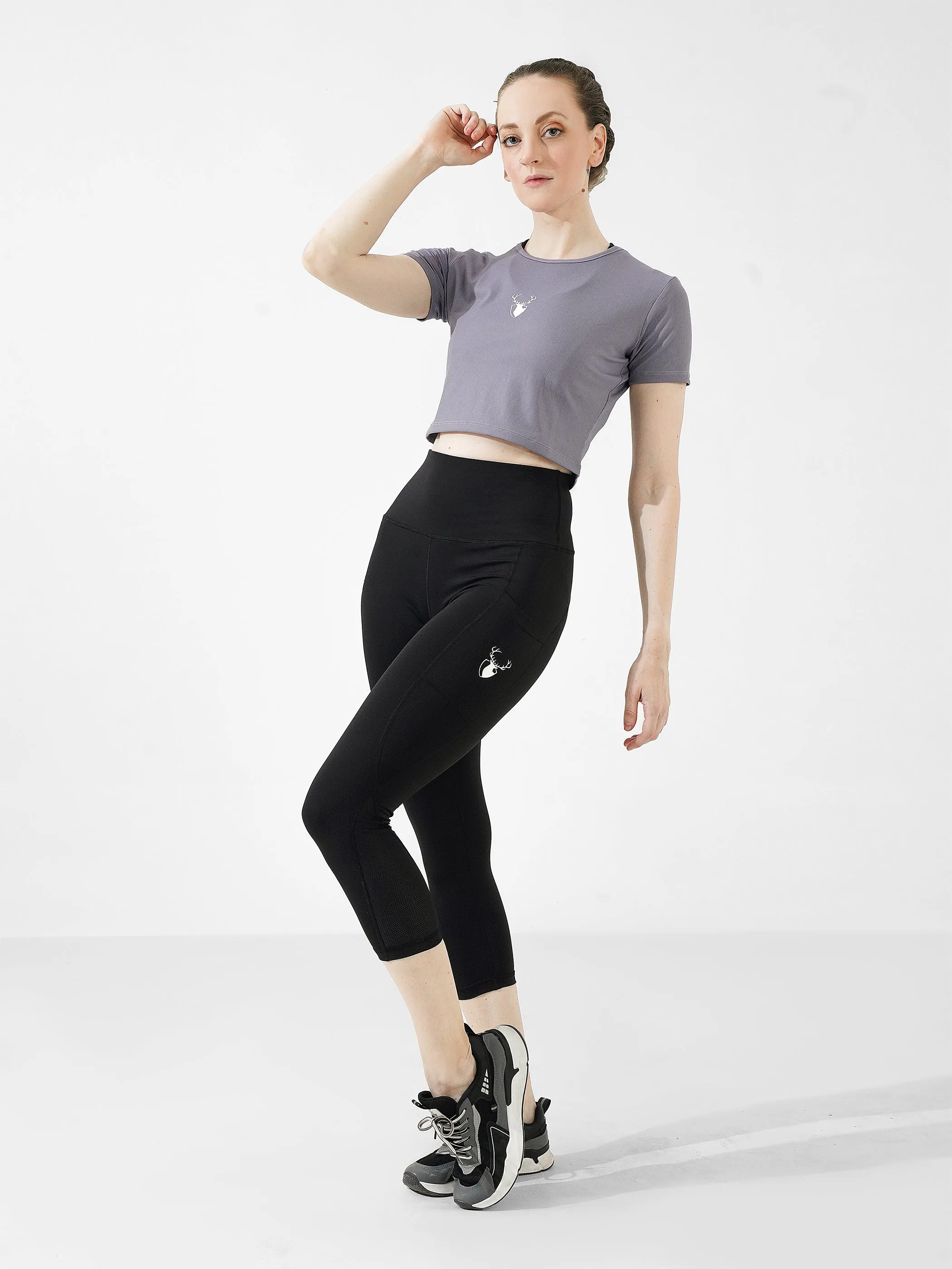 Trifecta Pocket Capri Legging in Black