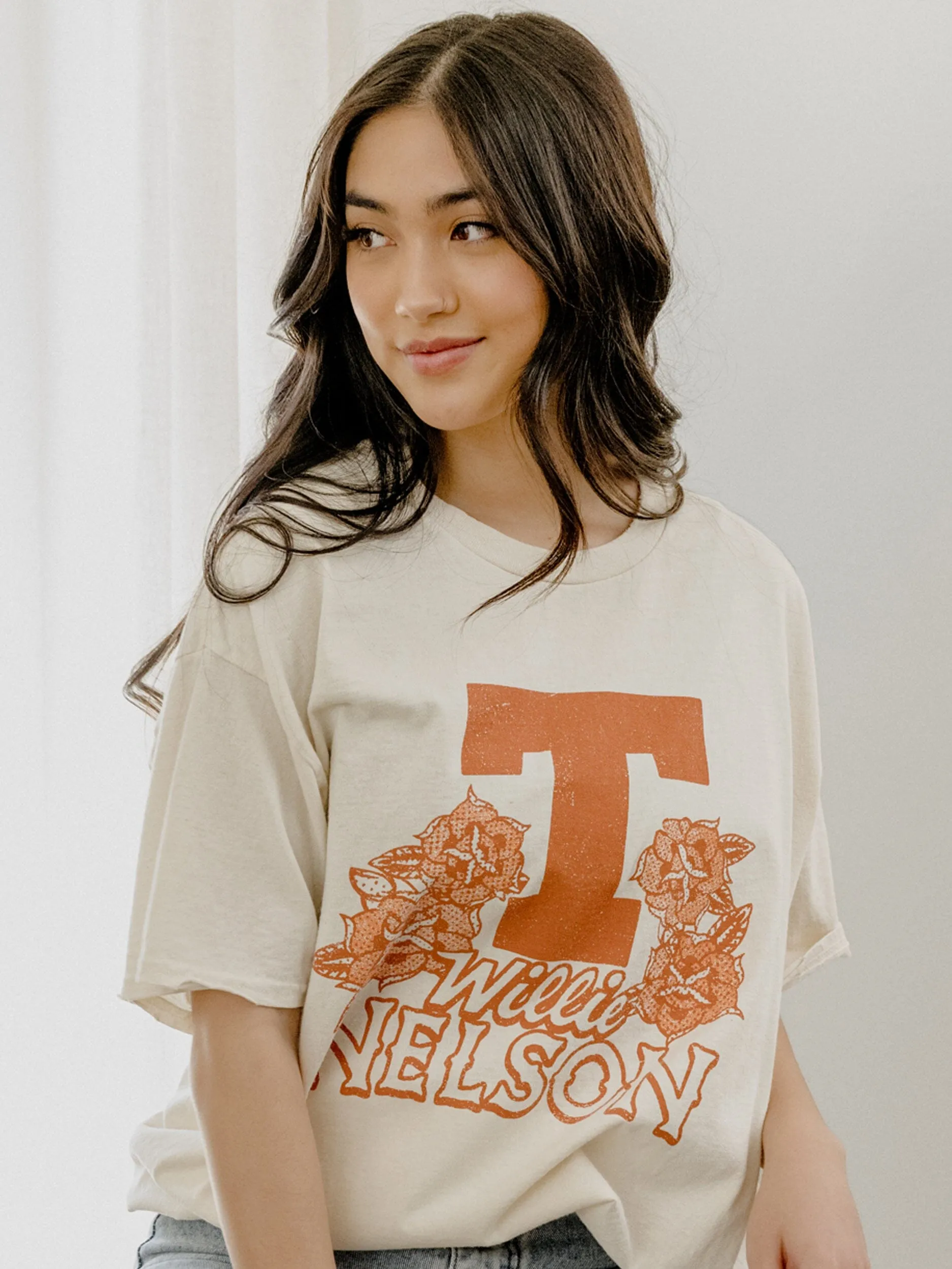 Willie Nelson UT Flowers Off White Thrifted Tee